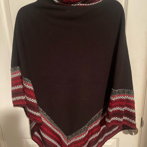 BNWT pullover poncho/shawl - Picture 2 of 4